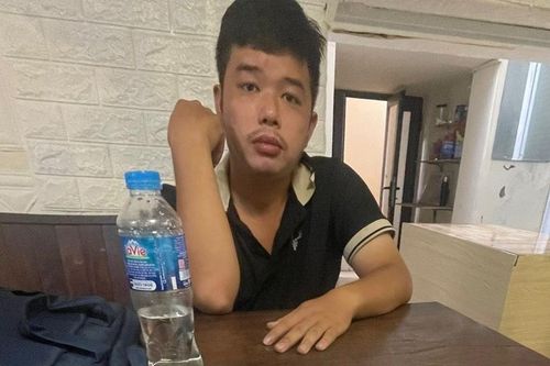 Vận động đối tượng truy nã đặc biệt nguy hiểm ra đầu thú