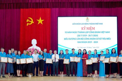 Thành phố Vinh biểu dương 65 cán bộ công đoàn cơ sở tiêu biểu