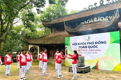 Lễ xin lửa khai mạc Hội khỏe Phù Đổng toàn quốc lần thứ X