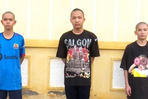 An Giang: Bắt 3 đối tượng chém người phụ nữ trong quán ăn