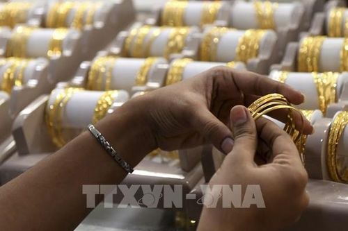 Ấn Độ cắt giảm thuế nhập khẩu vàng, bạc