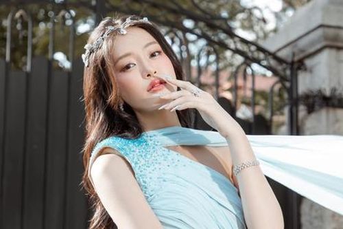 Bí quyết duy trì vòng eo 59cm của Á hậu Khánh Linh