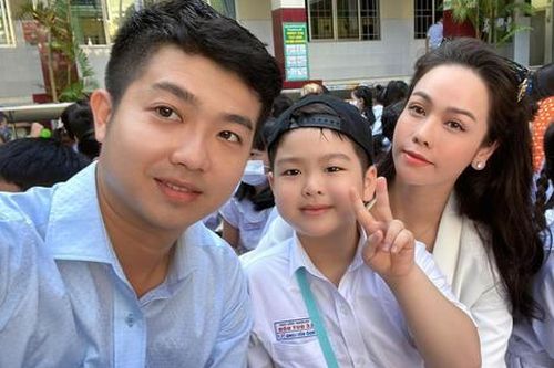Quý tử nhà Nhật Kim Anh tận hưởng kỳ nghỉ hè bên mẹ, diện mạo nhóc tỳ gây chú ý