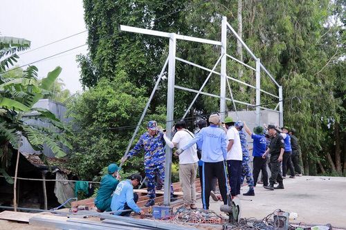 Sinh viên tình nguyện tại xã vùng sâu Vĩnh Lợi