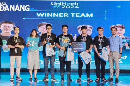 Ứng dụng hỗ trợ tìm kiếm địa điểm du lịch đoạt giải Quán quân cuộc thi UniHack 2024