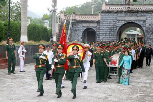 Trở về với 'đất mẹ'