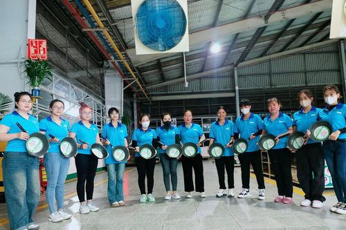 Nhiều hoạt động kỷ niệm 95 năm Ngày thành lập Công đoàn Việt Nam