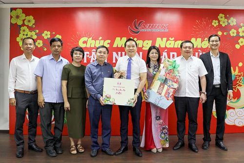 Đưa người lao động đi làm việc có thời hạn ở nước ngoài theo hợp đồng vượt chỉ tiêu đề ra