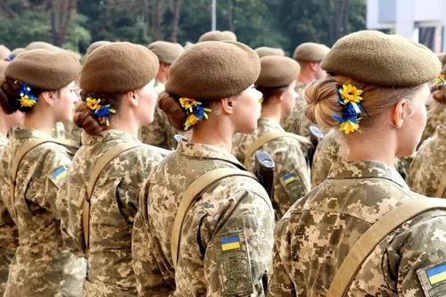 Ukraine đưa 7 nữ tù nhân đầu tiên ra tiền tuyến vì thiếu hụt quân trầm trọng