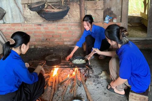 Tháng Bảy trọn nghĩa vẹn tình