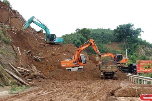 Khắc phục sạt lở tuyến tránh quốc lộ 6 thành phố Sơn La