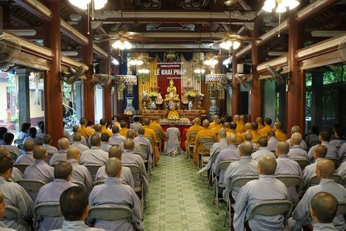 Hà Nội: Ban Trị sự Phật giáo Thủ đô tiếp tục thăm, làm việc tại 5 trường hạ