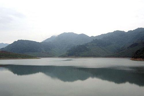Vĩnh Phúc: Xả tràn hồ Thanh Lanh và Đại Lải để đón lũ