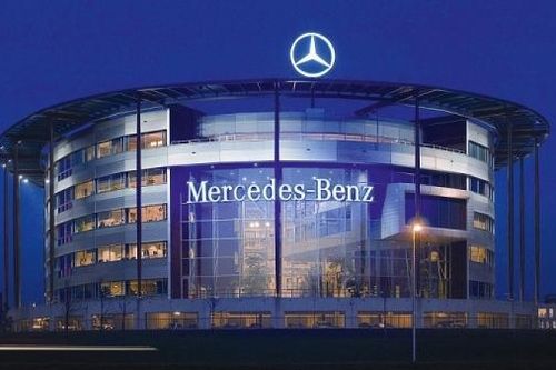Nhu cầu tại Trung Quốc chững lại khiến lợi nhuận của Mercedes-Benz giảm mạnh