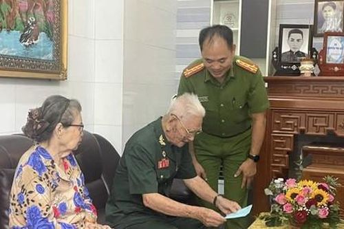 Công an TP.Thủ Đức tri ân các Anh hùng liệt sĩ, gia đình chính sách