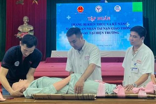 Gặp người bị tai nạn giao thông, sơ cứu thế nào?