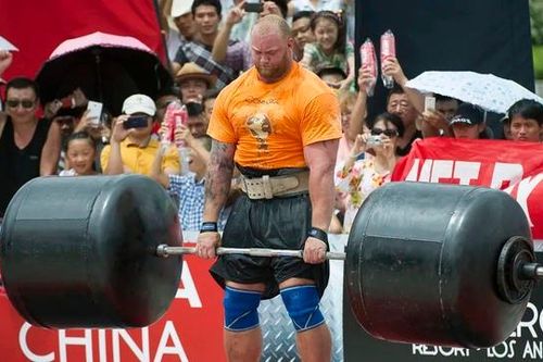 Con người có thể nâng vật nặng nhất là bao nhiêu?
