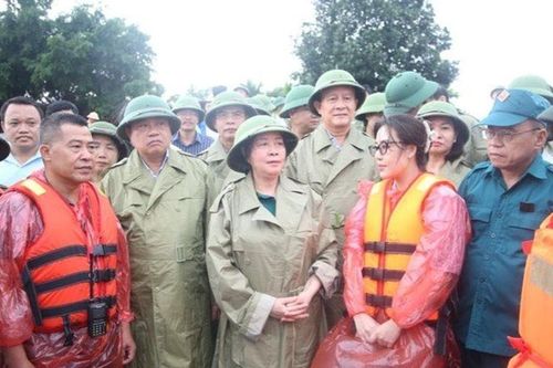 Bảo đảm an toàn tính mạng, sức khỏe, tài sản người dân tại vùng ngập lụt