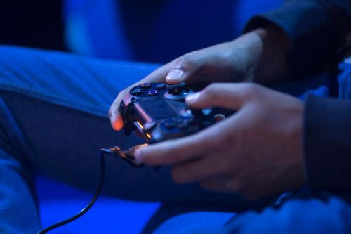 Mất 5,6 tỷ vì ham làm giàu qua game