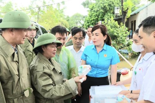 Bảo đảm tính mạng, sức khỏe, tài sản của người dân tại vùng ngập lụt