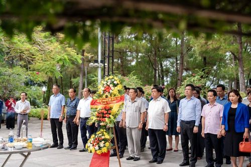 Bộ Kế hoạch và Đầu tư tri ân Anh hùng liệt sĩ, người có công với cách mạng