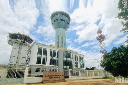 Đưa vào khai thác Đài Kiểm soát không lưu Buôn Ma Thuột