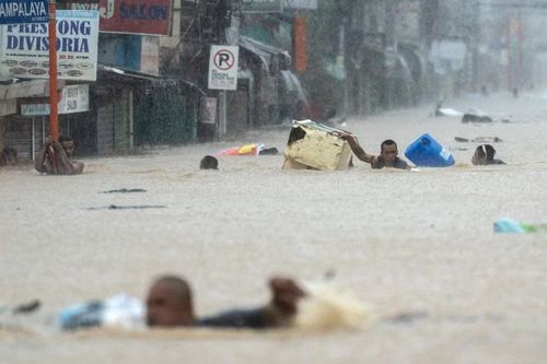 Nhiều nơi ở Philippines chìm trong nước sau bão Gaemi