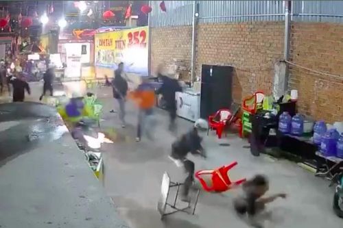 Bắt nhóm đối tượng dùng súng giải quyết mâu thuẫn ở quận Tân Phú