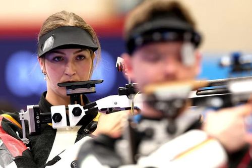 Phụ nữ thường vượt trội hơn nam giới trong môn bắn súng Olympic, đã đến lúc thi đấu chung?