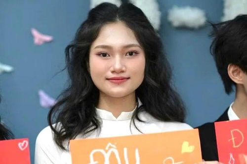 Cú 'lội ngược dòng' thành công của nữ thủ khoa kép người Tày