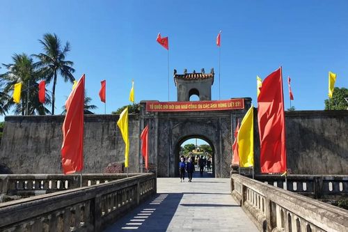 Khúc ca tưởng niệm bên Thành cổ