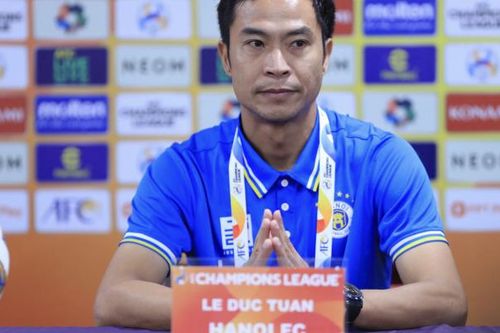 Trợ lý của huấn luyện viên Kim Sang Sik dẫn dắt Hà Nội FC
