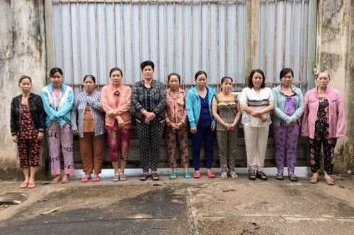 Khởi tố 20 đối tượng tham gia đánh bạc tại Cồn Én