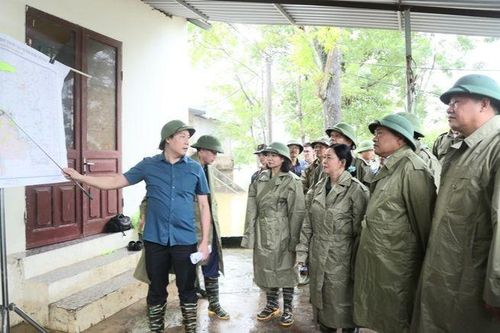 Bí thư Thành ủy Hà Nội: Bảo đảm tuyệt đối an toàn tính mạng của người dân vùng mưa lũ