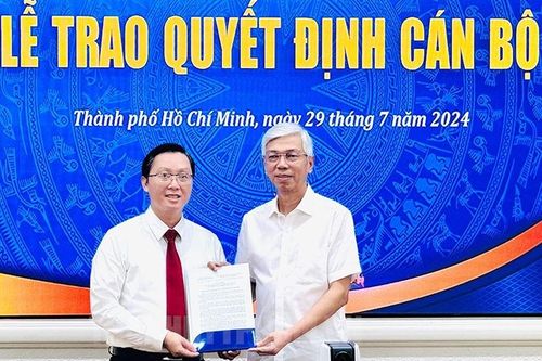 Công bố quyết định của Chủ tịch TPHCM về công tác cán bộ