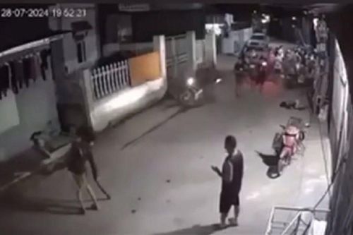 Điều tra vụ việc con trai chém mẹ và dì ruột trọng thương