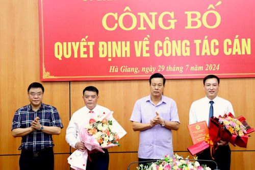 Hà Giang công bố các quyết định về công tác cán bộ