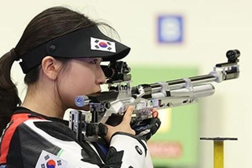 Nữ xạ thủ 16 tuổi giành HCV ngoạn mục, đi vào lịch sử Olympic