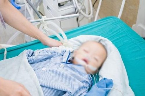 Bé gái 10 tháng bị lồng ruột gây hoại tử