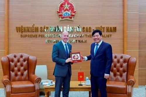 Lãnh đạo VKSND tối cao tiếp Công tố viên cao cấp và Giám đốc INL Hoa Kỳ