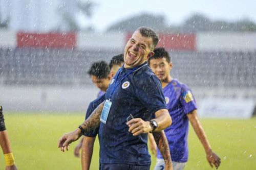 HLV Brazil muốn dẫn dắt CLB hàng đầu tại V-League