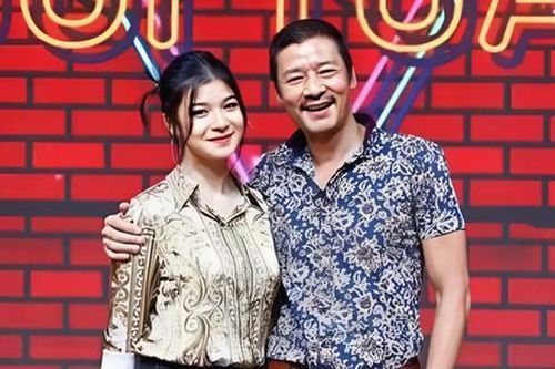 Con gái 'vua bãi rác' 19 tuổi đẹp không kém cạnh hoa hậu