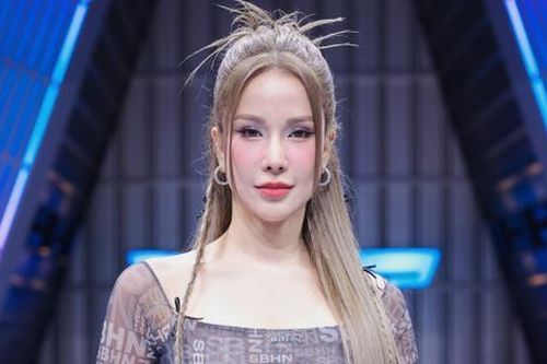 Đẳng cấp quý cô: Diệp Lâm Anh chốt giá đồng hồ 2 tỷ