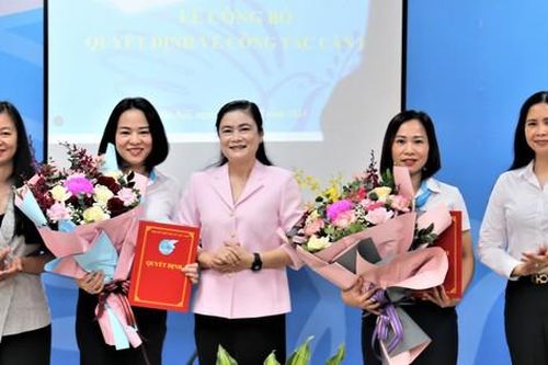 TƯ Hội LHPN Việt Nam trao Quyết định bổ nhiệm 2 Phó trưởng ban