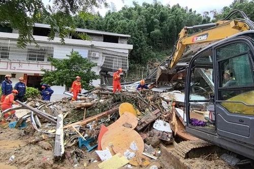 Sạt lở núi ở tỉnh Hồ Nam, Trung Quốc khiến 15 người chết