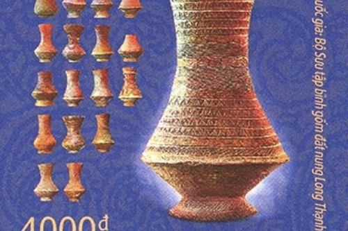 Phát hành bộ tem 'Bảo vật quốc gia: Đồ gốm'