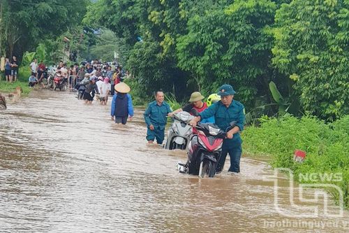 TP. Sông Công: Mưa lớn kéo dài gây ngập úng cục bộ tại xã Bình Sơn
