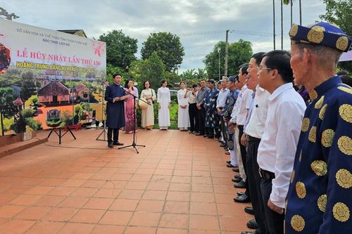 Dâng hương tưởng niệm 150 năm ngày mất ông tổ nghề nhiếp ảnh