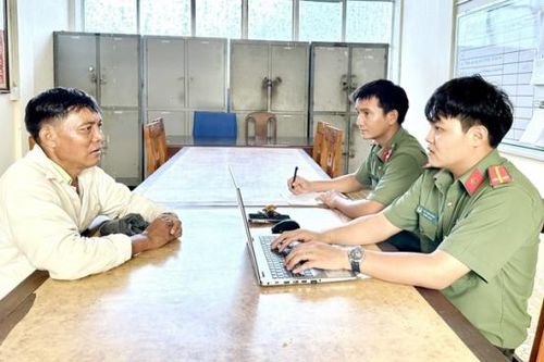 Công an vận động đối tượng bỏ trốn sang Thái Lan trở về nhà an toàn