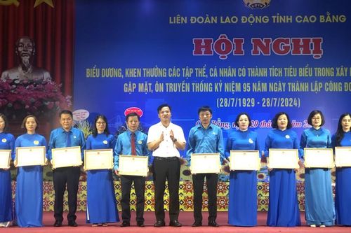 Biểu dương, gặp mặt kỷ niệm 95 năm Ngày thành lập Công đoàn Việt Nam (28/7/1929 - 28/7/2024)